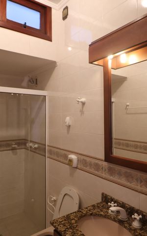 Casa para alugar com 600m², 5 quartos e 2 vagasBanheiro 2