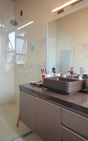 Casa à venda com 360m², 3 quartos e 3 vagasBanheiro da Suíte 2
