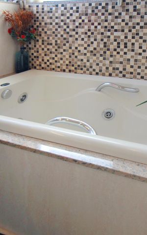 Casa à venda com 360m², 3 quartos e 3 vagasBanheiro da Suíte 2