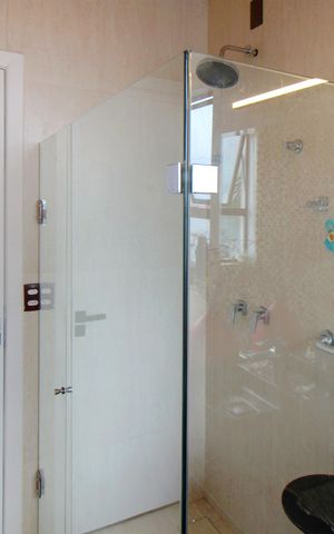 Casa à venda com 360m², 3 quartos e 3 vagasBanheiro da Suíte 2