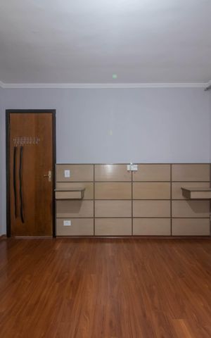 Casa à venda com 108m², 3 quartos e 2 vagasSuíte