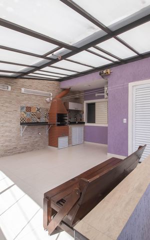 Casa à venda com 108m², 3 quartos e 2 vagasÁrea Externa