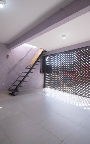 Casa à venda com 108m², 3 quartos e 2 vagasÁrea Externa