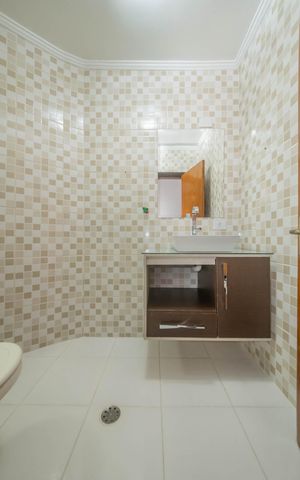 Casa à venda com 108m², 3 quartos e 2 vagasBanheiro
