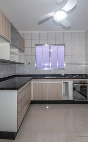 Casa à venda com 108m², 3 quartos e 2 vagasCozinha
