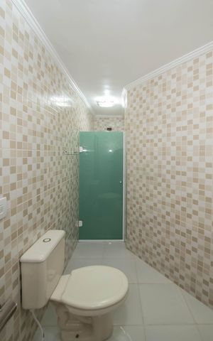 Casa à venda com 108m², 3 quartos e 2 vagasBanheiro