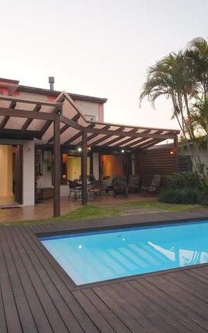 Casa à venda com 300m², 5 quartos e 2 vagasPiscina