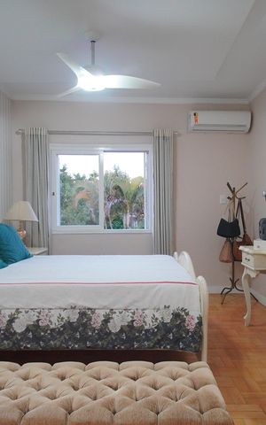Casa à venda com 300m², 5 quartos e 2 vagasSuíte 1