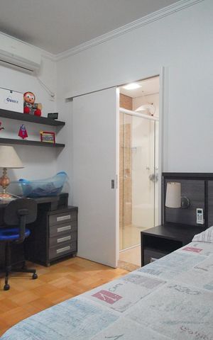 Casa à venda com 300m², 5 quartos e 2 vagasSuíte 2