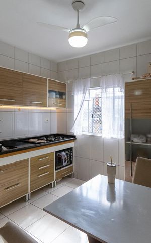 Casa à venda com 242m², 7 quartos e 4 vagas Casa à venda com 242m², 7 quartos e 4 vagasCasa 2 Cozinha