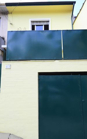 Casa à venda com 100m², 3 quartos e 1 vagaFachada