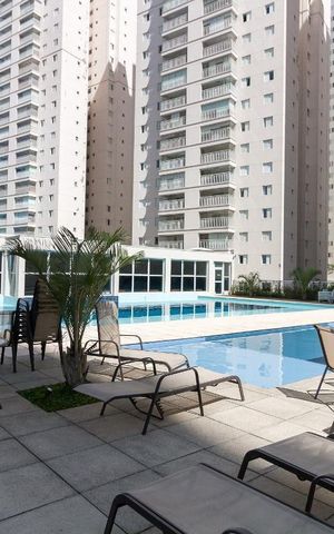 Apartamento à venda com 128m², 3 quartos e 3 vagas Apartamento à venda com 128m², 3 quartos e 3 vagasÁrea Comum - Piscina