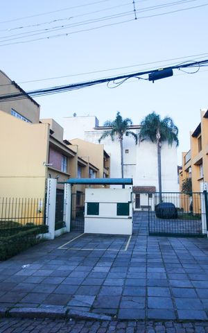 Casa de condomínio à venda com 142m², 3 quartos e 2 vagas Casa de condomínio à venda com 142m², 3 quartos e 2 vagasFachada do condomínio