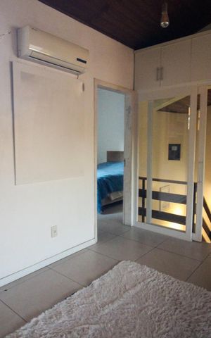 Casa de condomínio à venda com 142m², 3 quartos e 2 vagas Casa de condomínio à venda com 142m², 3 quartos e 2 vagasHall