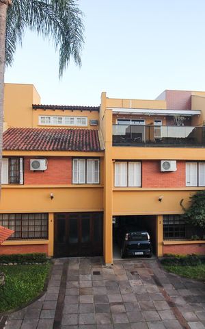 Casa de condomínio à venda com 142m², 3 quartos e 2 vagas Casa de condomínio à venda com 142m², 3 quartos e 2 vagasVista da Suíte