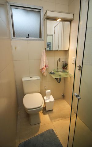 Casa de condomínio à venda com 142m², 3 quartos e 2 vagas Casa de condomínio à venda com 142m², 3 quartos e 2 vagasBanheiro Social