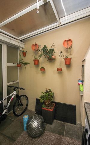 Casa de condomínio à venda com 142m², 3 quartos e 2 vagas Casa de condomínio à venda com 142m², 3 quartos e 2 vagasÁrea de Serviço