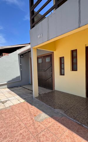 Casa à venda com 300m², 2 quartos e 2 vagas Casa à venda com 300m², 2 quartos e 2 vagasÁrea comum