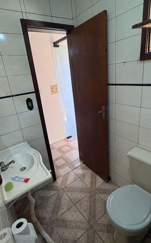 Casa à venda com 300m², 2 quartos e 2 vagas Casa à venda com 300m², 2 quartos e 2 vagasBanheiro Social