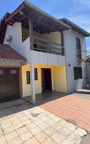 Casa à venda com 300m², 2 quartos e 2 vagas Casa à venda com 300m², 2 quartos e 2 vagasÁrea comum