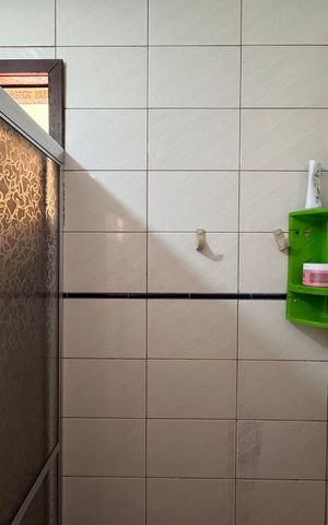 Casa à venda com 300m², 2 quartos e 2 vagas Casa à venda com 300m², 2 quartos e 2 vagasBanheiro Social