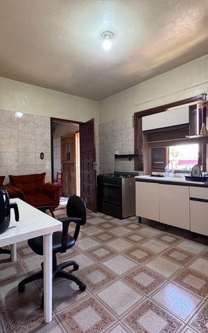 Casa à venda com 300m², 2 quartos e 2 vagas Casa à venda com 300m², 2 quartos e 2 vagasCozinha