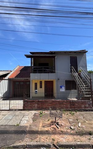 Casa à venda com 300m², 2 quartos e 2 vagas Casa à venda com 300m², 2 quartos e 2 vagasFachada