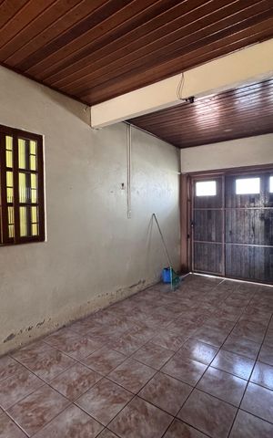 Casa à venda com 300m², 2 quartos e 2 vagas Casa à venda com 300m², 2 quartos e 2 vagasÁrea comum