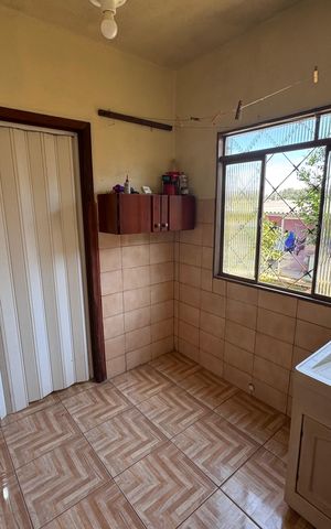 Casa à venda com 300m², 2 quartos e 2 vagas Casa à venda com 300m², 2 quartos e 2 vagasÁrea de Serviço