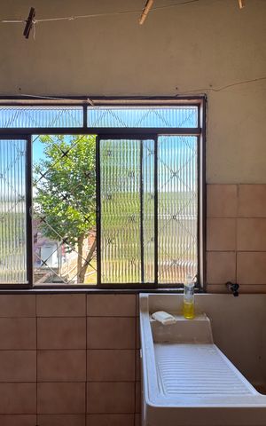 Casa à venda com 300m², 2 quartos e 2 vagas Casa à venda com 300m², 2 quartos e 2 vagasÁrea de Serviço