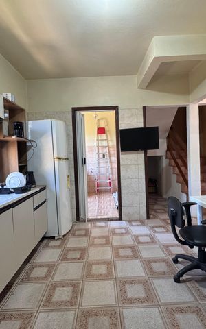 Casa à venda com 300m², 2 quartos e 2 vagas Casa à venda com 300m², 2 quartos e 2 vagasCozinha