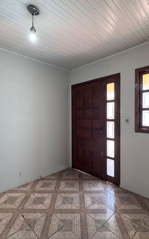 Casa à venda com 300m², 2 quartos e 2 vagas Casa à venda com 300m², 2 quartos e 2 vagasSala