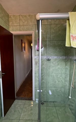Casa à venda com 158m², 3 quartos e 2 vagas Casa à venda com 158m², 3 quartos e 2 vagasBanheiro 1