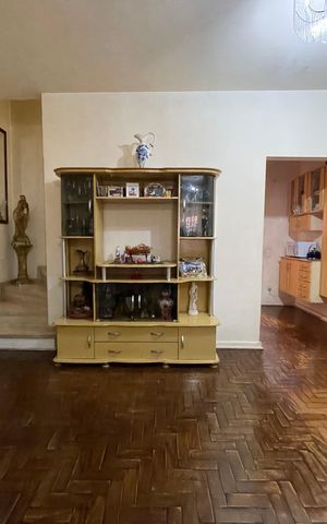 Casa à venda com 158m², 3 quartos e 2 vagas Casa à venda com 158m², 3 quartos e 2 vagasSala