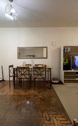 Casa à venda com 158m², 3 quartos e 2 vagas Casa à venda com 158m², 3 quartos e 2 vagasSala