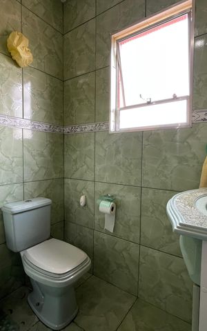 Casa à venda com 158m², 3 quartos e 2 vagas Casa à venda com 158m², 3 quartos e 2 vagasBanheiro 1