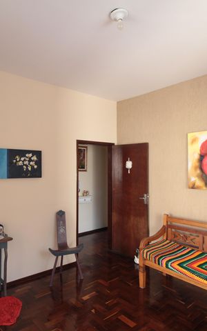 Casa à venda com 351m², 2 quartos e 1 vagaSala