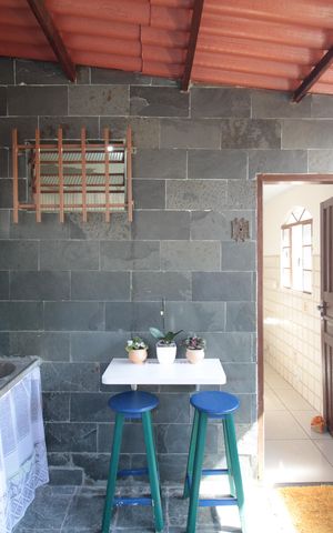 Casa à venda com 351m², 2 quartos e 1 vagaÁrea de Serviço