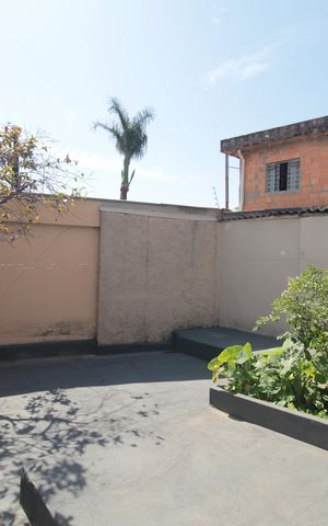 Casa à venda com 351m², 2 quartos e 1 vagaQuintal