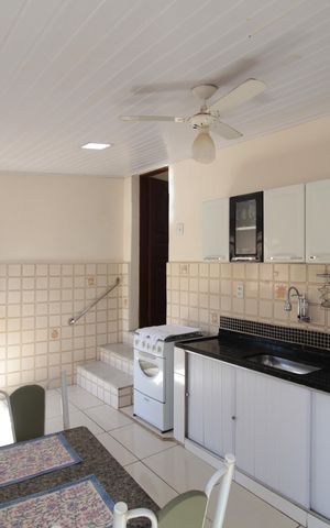 Casa à venda com 351m², 2 quartos e 1 vagaCozinha