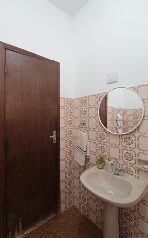 Casa à venda com 351m², 2 quartos e 1 vagaBanheiro Social 1