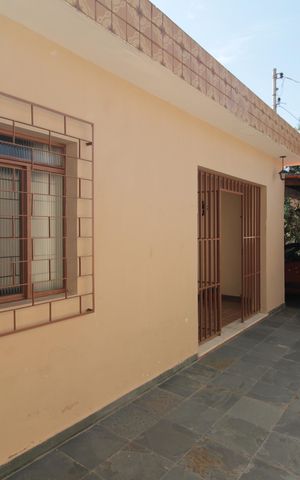 Casa à venda com 351m², 2 quartos e 1 vagaQuintal
