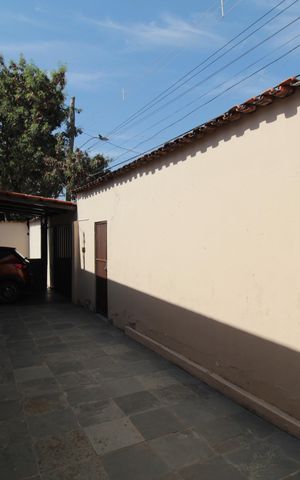 Casa à venda com 351m², 2 quartos e 1 vagaQuintal