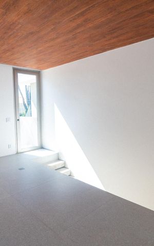 Casa à venda com 160m², 2 quartos e 2 vagas Casa à venda com 160m², 2 quartos e 2 vagasSala de TV