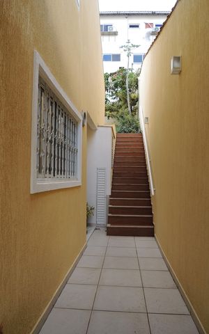 Casa de condomínio à venda com 900m², 5 quartos e 2 vagasEscada