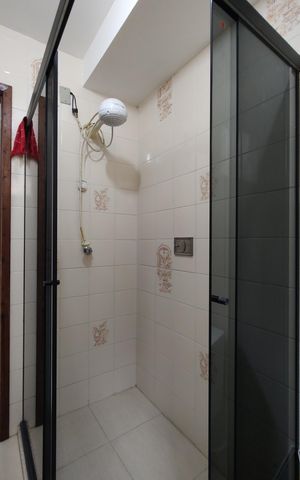 Casa de condomínio à venda com 900m², 5 quartos e 2 vagasBanheiro 1