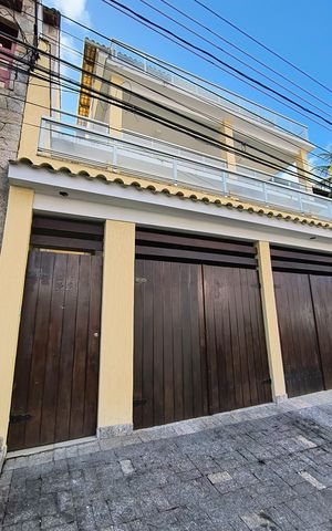 Casa de condomínio à venda com 900m², 5 quartos e 2 vagasFachada