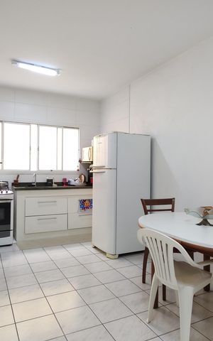 Casa de condomínio à venda com 900m², 5 quartos e 2 vagas Casa de condomínio à venda com 900m², 5 quartos e 2 vagasCozinha
