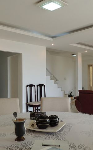 Casa de condomínio à venda com 900m², 5 quartos e 2 vagasSala