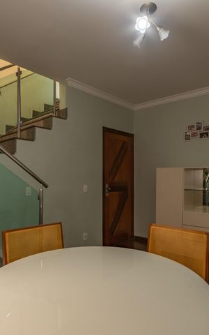 Apartamento à venda com 200m², 4 quartos e 2 vagas Apartamento à venda com 200m², 4 quartos e 2 vagasSala